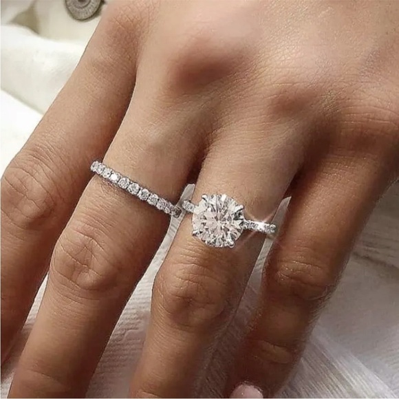 Stunning Cubic Zirconia 10 CT Ring Set - Picture 3 of 3